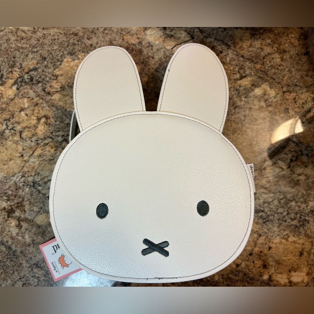 DEARCLOUD MIFFY Faux Leather Cosmetics Bag w/ Removable Wristlet Strap - Picture 2 of 10